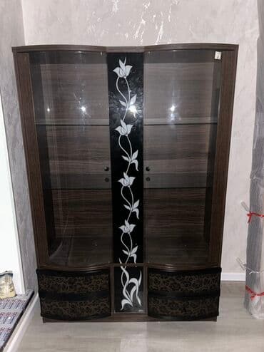 lazer otagi arenda: Şüşəli dolab vitrini — 1