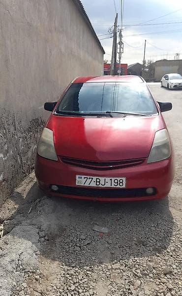 led stop: Toyota Prius (2-ci nəsil) – qırmızı hetçbek, hibrid Texniki — 1