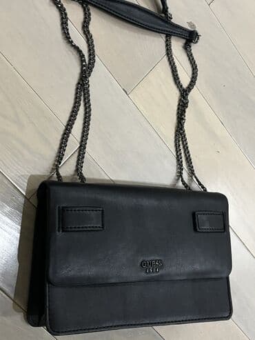 Çiyin çantası, Guess