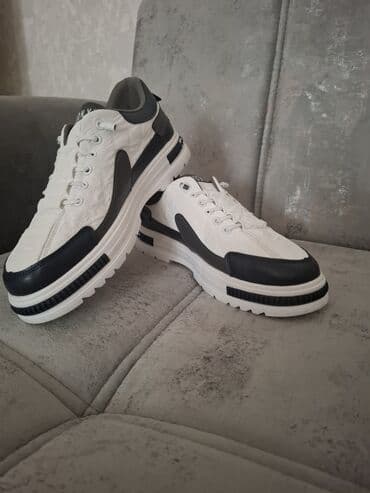 nike qaçış üçün qadın krossovkaları: 31 manata alınıb. Təzədir. Geyinilməyib. Real alıcıya endirim — 2