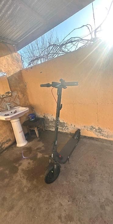 Kitablar və jurnallar: Xiaomi elektrik skuter - Brend/model: Xiaomi (M365/Pro xəttinə bənzər — 3