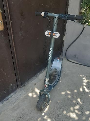 Elektrik nəqliyyatı: İşlənmiş Elektrik samokat 9", ≤ 250 Vt, 16 - 25 km/s, Ünvandan götürmə — 2