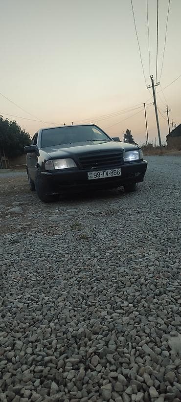 7 nəfərlik avtomobillər: Mercedes-Benz C-Class: 2 l | 1994 il Sedan — 3