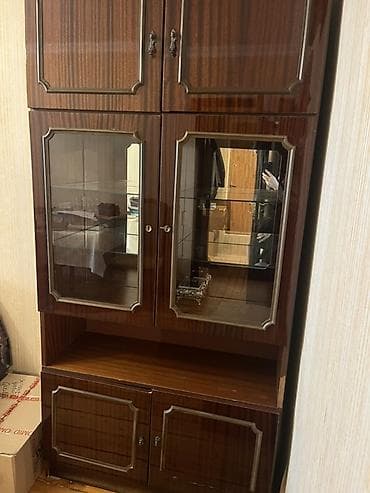vitrin xaldenik: Klassik üslubda şkaf-vitrin Ölçülər hündürlük 2metr eni 1metr dir — 3