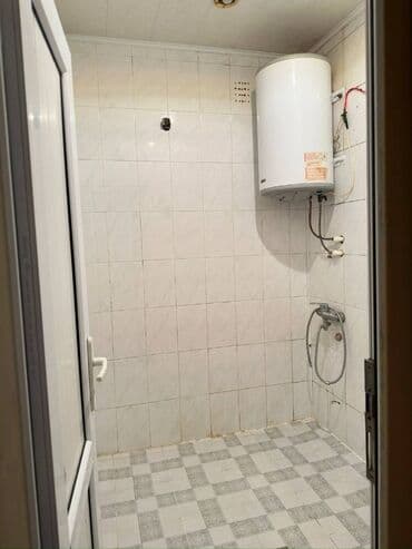 yeni gunəşlidə 1 otaqlı evlər: Nəsimi rayonu 3-cü mikrorayon bazarı ilə üzbəüz Əcəmi metrosuna 7 — 7