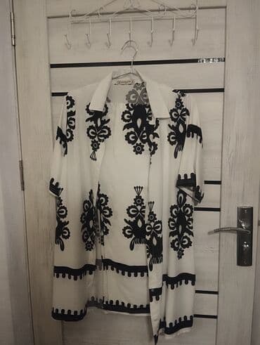 BYD: Qadın üçün açıq rəngli kimono/uzun kofta - Rəng: ağ fon üzərində qara — 2