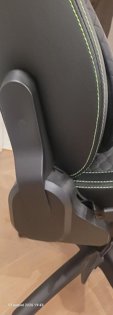 Razer Iskur X oyun kreslosu - Brend və model: Razer Iskur X (arxa — 1