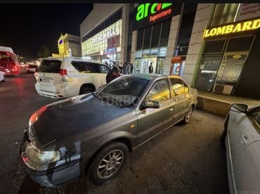 Digər nəqliyyat: Nissan Primera sedan - Kuzov: 4 qapılı sedan, tünd boz rəng - Nömrə — 2