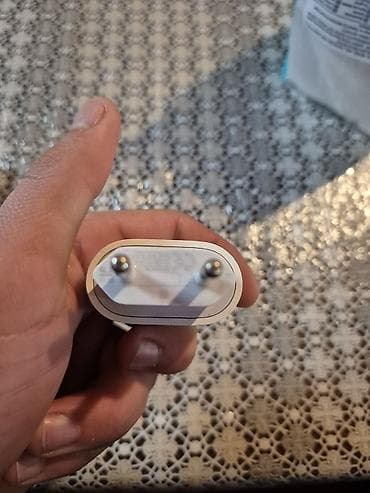 bas masini: Simsiz şarj cihazı — 2