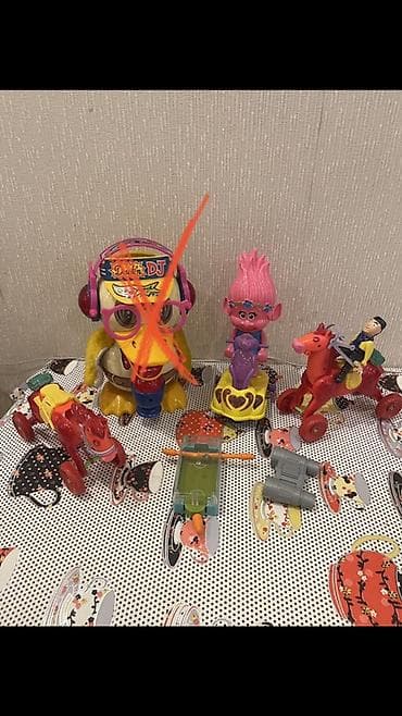 Nənnilər: Uşaq oyuncaqları dəsti Tərkib: - 2 ədəd mexaniki atlı oyuncaq — 1