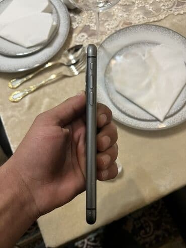 Alfa Romeo: IPhone 11, 64 GB, Qara, Face ID — 5