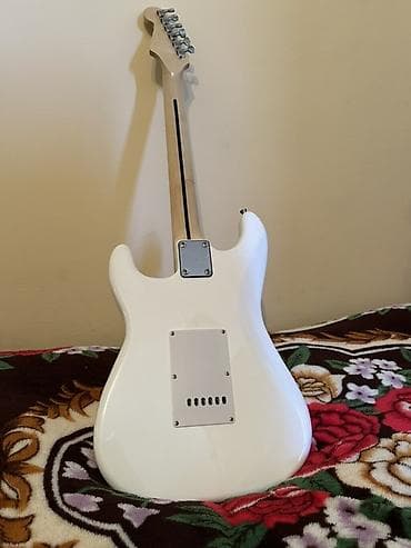elektron gitara: Elektrik gitara + gücləndirici dəsti - Korpus: Strat tərzində, parlaq — 1