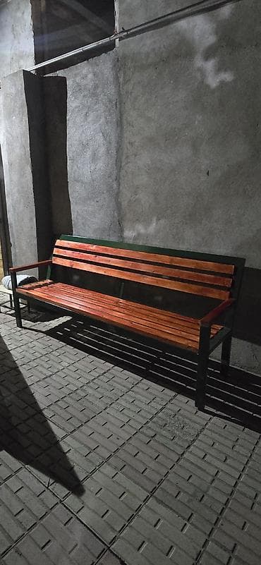 taxta kreslo: Metall karkaslı taxta skamya - İstifadə sahəsi: həyət, bağ, park — 3
