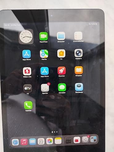 Çox super vəziyətdədi inan Xüsusiyyətlər: - Ekran: 9.7" Retina