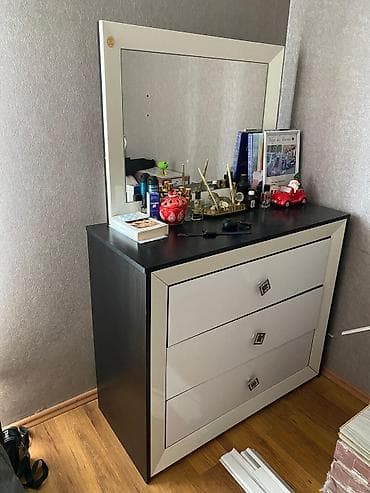 taxt: Yataq mebeli 400 Azn❗ Mebel sökülüb çıxmalıdır. Geniş şkaf. Taxt — 3