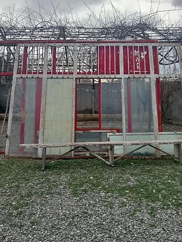 Dəmir və şüşə konstruksiya dəsti - Qırmızı-ağ çərçivəli, Dəmir — 1