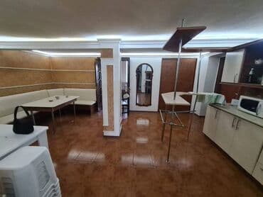 20 ci sahede ev satilir: 3 otaqlı, Yeni tikili, m. 28 may, 70 kv. m — 3