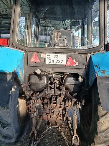 avtomobil acarları: Belarus 892 təkərli traktor - Güclü dizel mühərrik və ön-arka ötürücü — 6