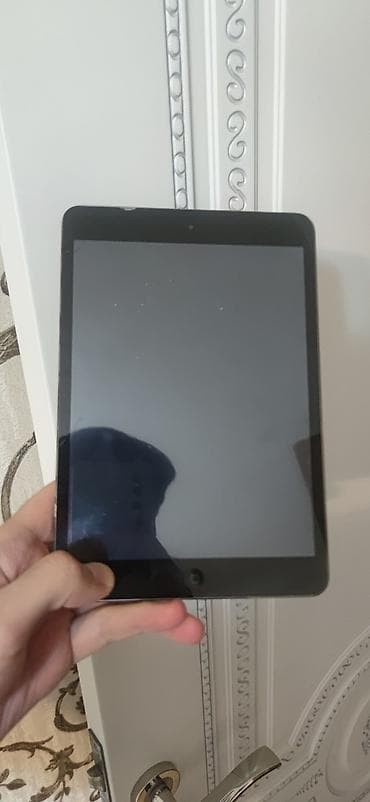 Apple iPad planşet - Korpus: gümüş rəngli alüminium, kompakt gövdə -