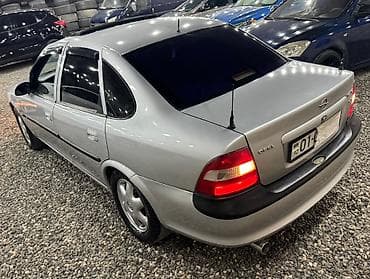 zapi satisi: Opel Astra: 1.8 l | 1998 il 200000 km Sedan — 6