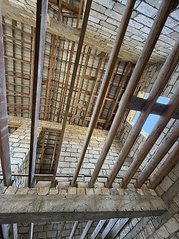2 mərtəbəli yarımçıq tikili – fərdi yaşayış evi - Daş konstruksiya — 7