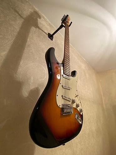 Musiqi alətləri: Elektron gitara, 6 sim, İşlənmiş, Ünvandan götürmə — 2