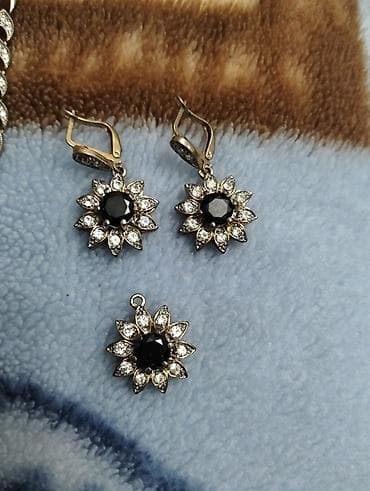 gumuş boyunbagı: Zərgərlik dəsti - Gümüş rəngli zəncir boyunbağı: yarpaqvari keçidlər — 4