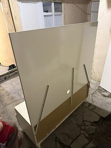 Düz TV altlığı, Polkalı