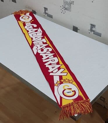 divan parçaları: Qarabağ futbol klubunun azərkeş şərfləri satılır. Xüsusi fərqi odur — 7