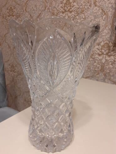 ваза стеклянная прозрачная высокая без узора: Одна ваза, Хрусталь — 1