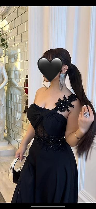 Qara rəngli elegant ziyafət/libas - Dizayn: Asimmetrik birçiyin — 1