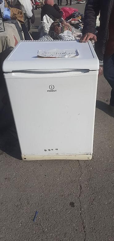 Mini Indesit Soyuducu Satılır, rəng - Ağ