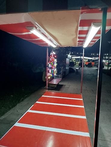 Popkorn satışı üçün səyyar köşk - Dizayn: Qırmızı-ağ zolaqlı tent — 2