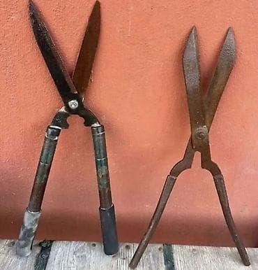 Ручные механические инструменты: Bağ və təsərrüfat üçün müxtəlif əl alətləri dəsti. Şəkillərdə — 3