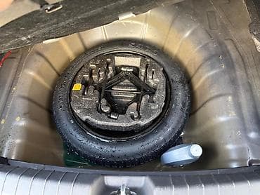 hyundai az: Hyundai Elantra sedan – qara rəng, 4 qapı, AZ nömrə nişanı. Şəhər üçün — 8