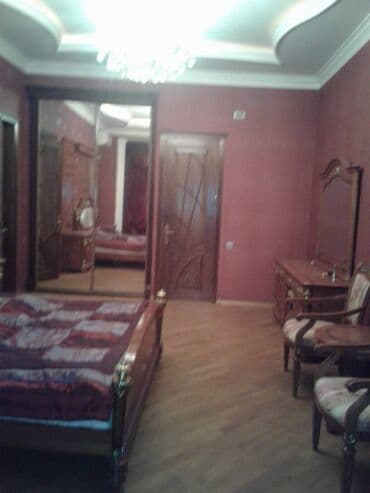 9 ci mikrorayon satilan evler: 4 otaqlı, Yeni tikili, m. 28 may, 250 kv. m — 3