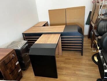 Müasir ofis dəsti – L‑şəkilli idarəetmə masası və əlavə modullar -