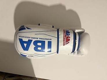 Əlcəklər: Çox az işlənib cuzi endirim olacağ!!!!IBA təsdiqli boks əlcəkləri – 10 — 1