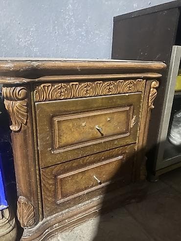 Mebel dəsti – 2 parça 1) Taxta tumbə: - Klassik dizayn, kənarları və