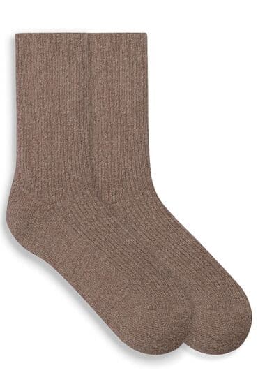 İnformatika: Yumşaq yun əsaslı materialdan olanqadın corablarıayaqda rahat oturur — 1