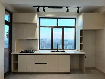 ev üçün hədiyyələr: Sifarişlə mətbəx dəsti, Özü çəkən petlələr, Parlaq laminat, Kredit yoxdur, Ödənişli çatdırılma — 9