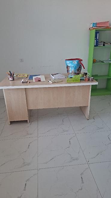 komputer setup: İşlənmiş, Dördbucaq masa — 2