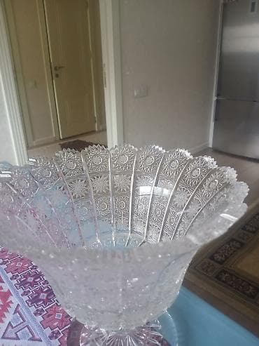 uzerlik qabi: Tom Bohemia kəsmə kristal ayaqlı meyvə/gül qabı - Material: 24% — 4