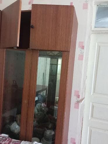 Taxta vitrinli bufet/dolab - Material: ağac əsaslı (laminat örtüklü)