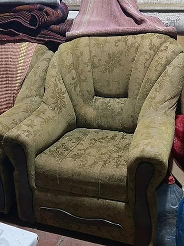Salam ehtiyaci olan gelib apara biler ehsan olunur 2 kreslo 1 divan