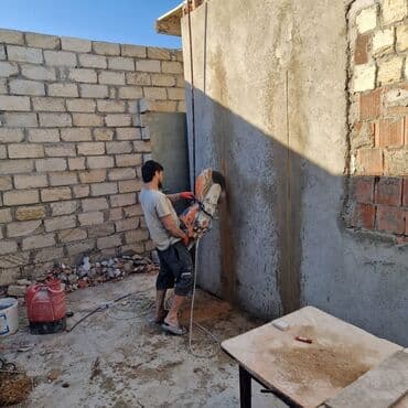 icare avtomobil qalmaq serti ile: Səssiz tozsuz səliqəli kəsim. Beton katlavan monolit kubik — 27