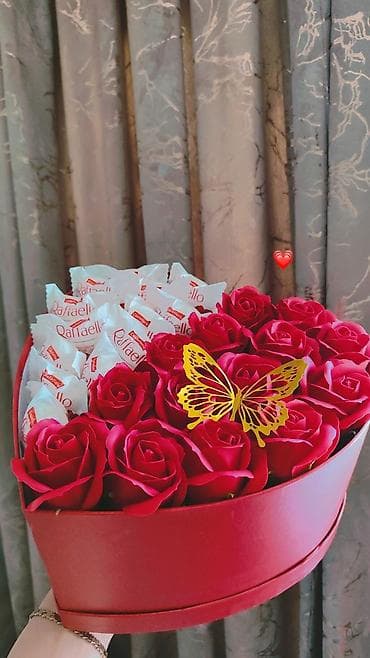 Raffaello şirniyyatlarından hazırlanmış hədiyyə buketləri və qutular — 3