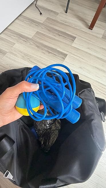 bag isi: Kikboksinq üçün avadanlıqlar satılır. Dəstə daxildir: Əlcəklər — 8