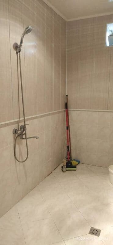 şamaxinka 300 manata kiraye evler: 100 kv. m, 3 otaqlı — 4