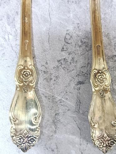 Столовые приборы: Qızıl tonlu süfrə ləvazimatı dəsti – 18ədəd Tərkibi: - 6 ədəd şorba — 3